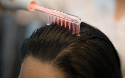 Trycholog łysienie łupież łojotok