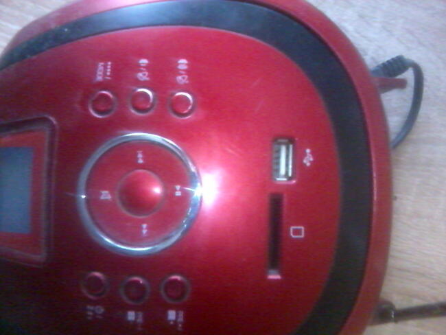 Tanie radio z portem USB i slotem na kartę pamięci