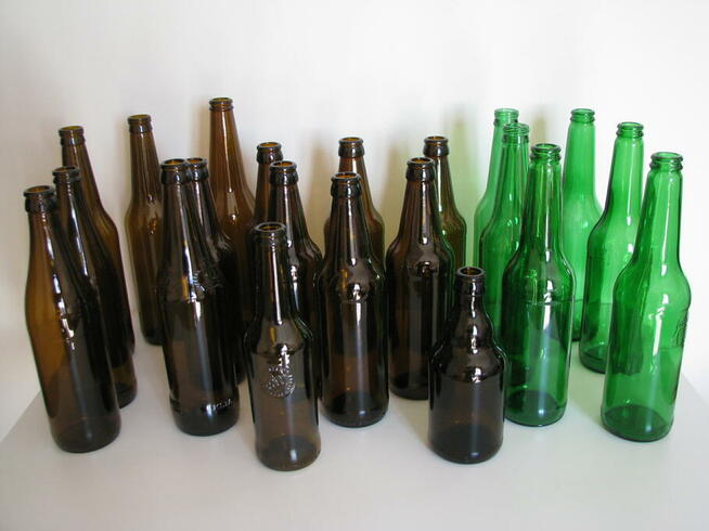 Butelki po piwie – czyste, bez etykiet