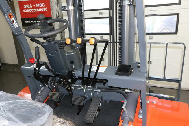 Wózek widłowy NOWY 2,5 tony Dostępny przesuw boczny