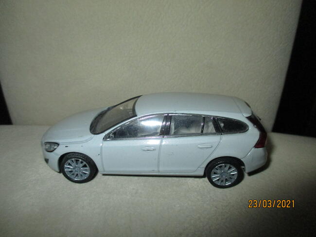 MODEL SAMOCHODU – VOLVO V60