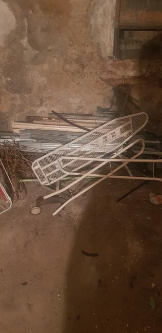 Uprzątne zalegający złom