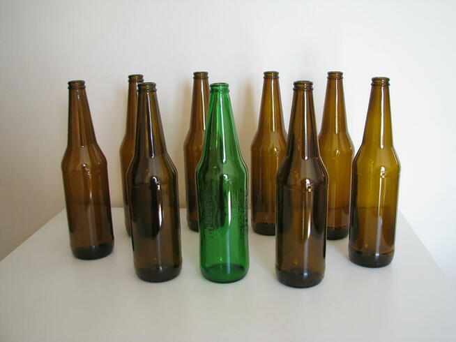 Butelki po piwie – czyste, bez etykiet