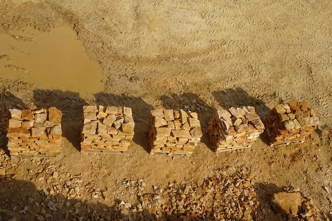 Płaski kamień naturalny ogrodowy