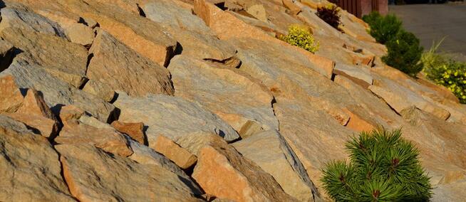 Płaski kamień naturalny ogrodowy
