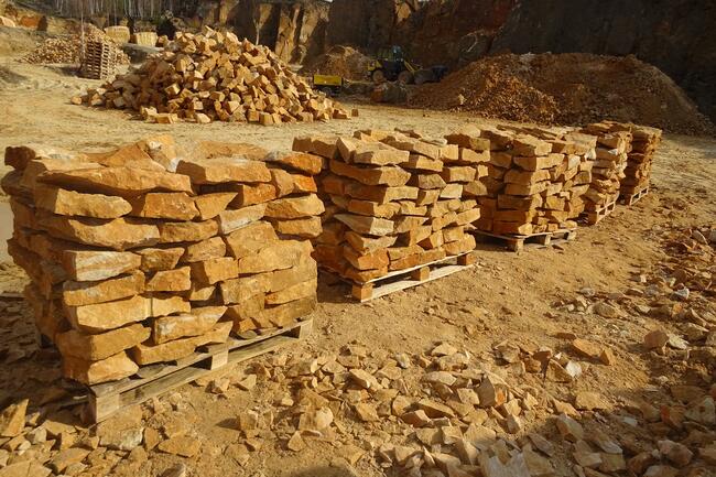 Płaski kamień naturalny ogrodowy