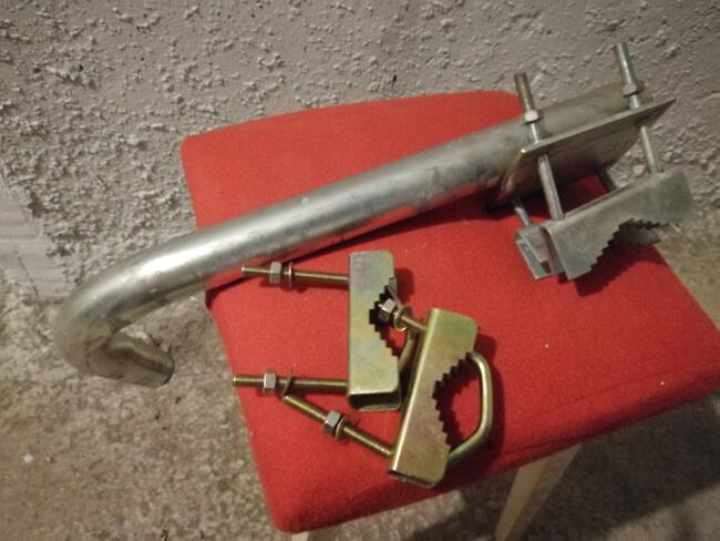 Uchwyty do mocowania anteny satelitarnej tak zwane wysięgnik