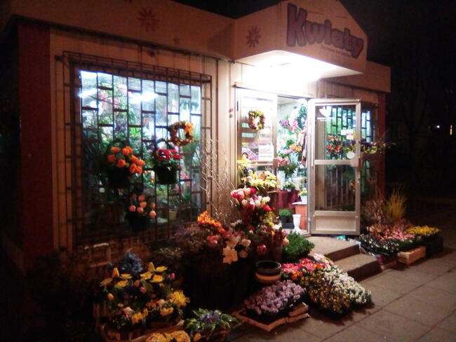 Kwiaty Wiązanki Bukiety Wieńce Kwiaciarnia zaprasza do 23:00