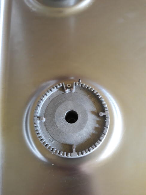 Kuchnia gazowa z piekarnikiem elektrycznym BEKO CSM-52320-DX