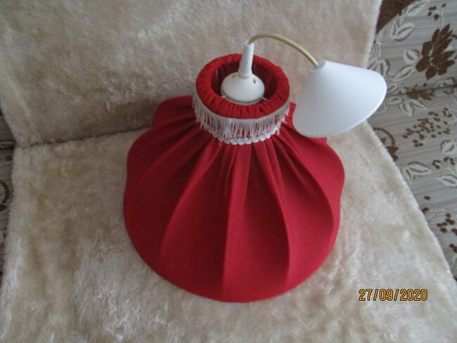 lampa wisząca do sypialni.