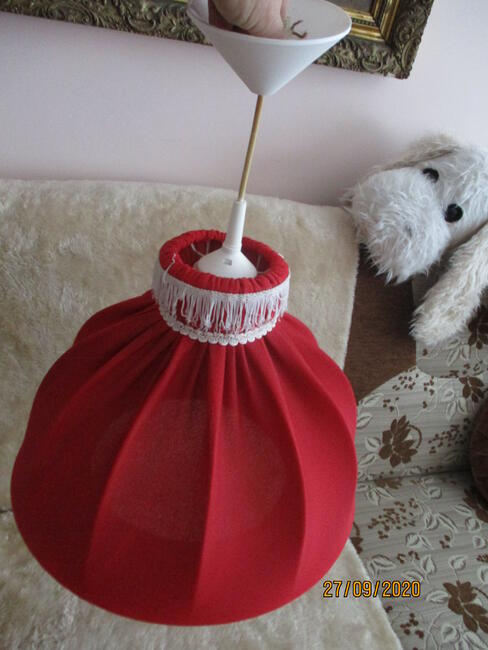 lampa wisząca do sypialni.