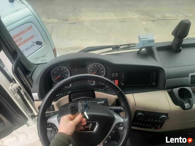 Dorabianie i kodowanie kluczy i pilotów do aut ciężarowych