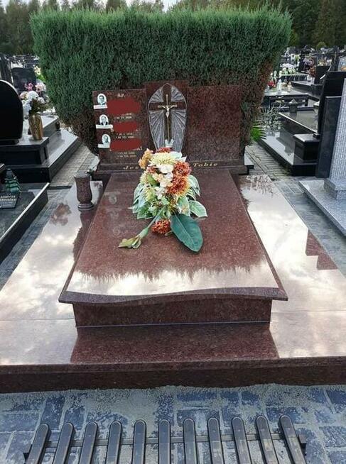 Grobowce, Nagrobki granitowe, Schody Blaty Parapety