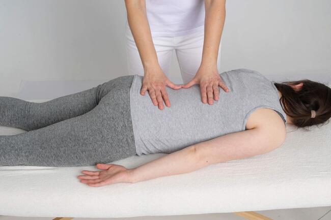 Rehabilitacja, masaż, terapia manualna BOWENA w domu pacjenta.