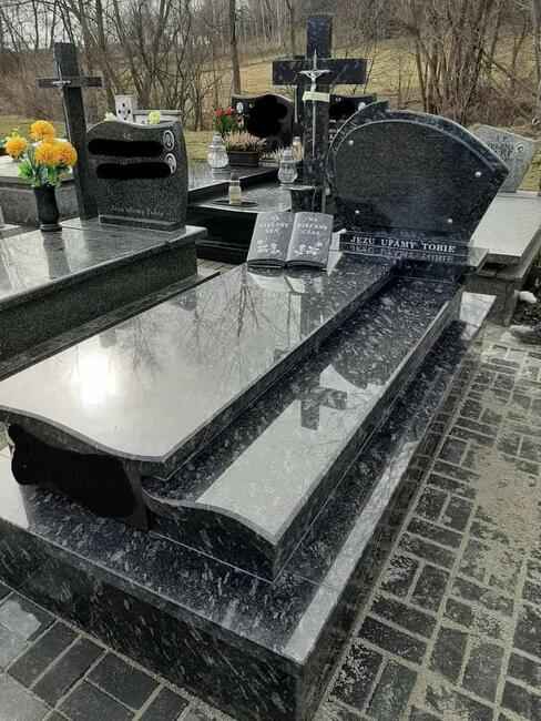 Grobowce, Nagrobki granitowe, Schody Blaty Parapety