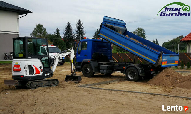 Prace ziemne, maszyny budowlane: minikoparka miniładowarka