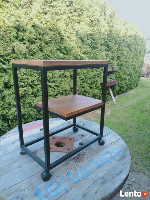 Półka na kółkach