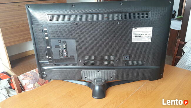 Sprzedaje telewizor SAMSUNG i daje teczkę skórzaną