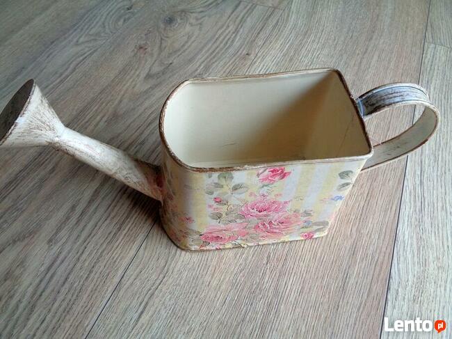 Sprzedam konewkę metalową z kolekcji ,, Queen Izabell