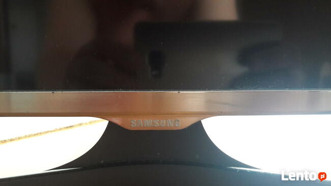 Sprzedaje telewizor SAMSUNG i daje teczkę skórzaną