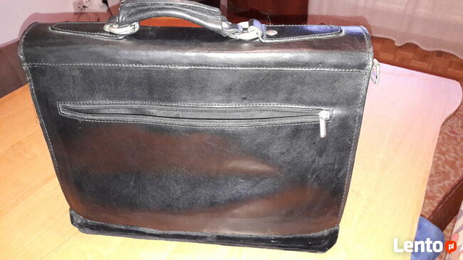 Sprzedaje telewizor SAMSUNG i daje teczkę skórzaną