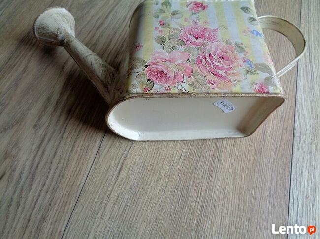 Sprzedam konewkę metalową z kolekcji ,, Queen Izabell