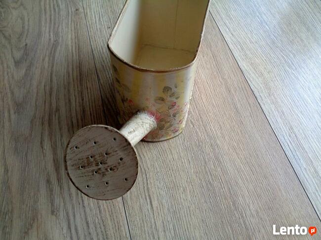 Sprzedam konewkę metalową z kolekcji ,, Queen Izabell