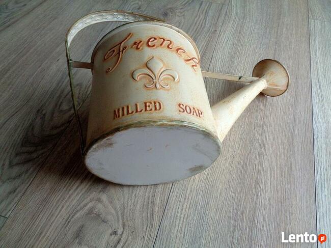 Konewka metalowa - ozdobna w kolorze ecru