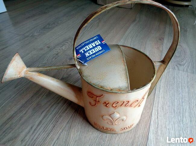 Konewka metalowa - ozdobna w kolorze ecru