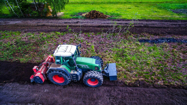 Oczyszczanie działek Mulczowanie Frezowanie Karczowanie