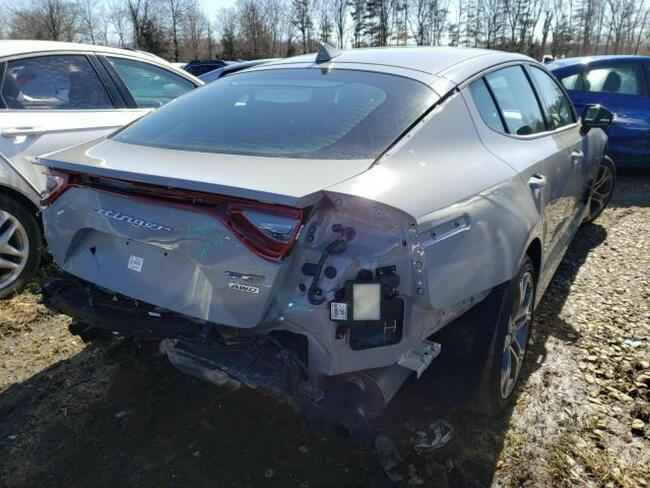 Kia Stinger 2021, 2.0L, od ubezpieczalni