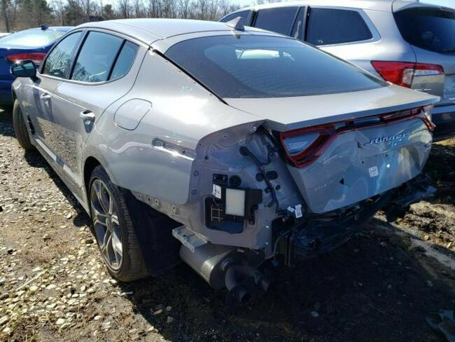 Kia Stinger 2021, 2.0L, od ubezpieczalni