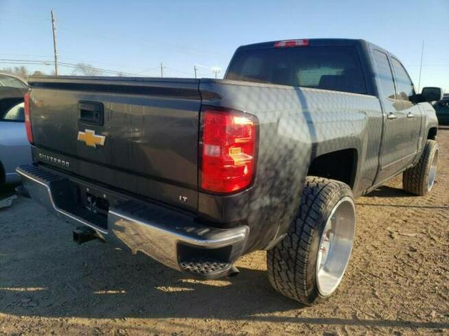 Chevrolet Silverado 2017, 5.3L, porysowany lakier