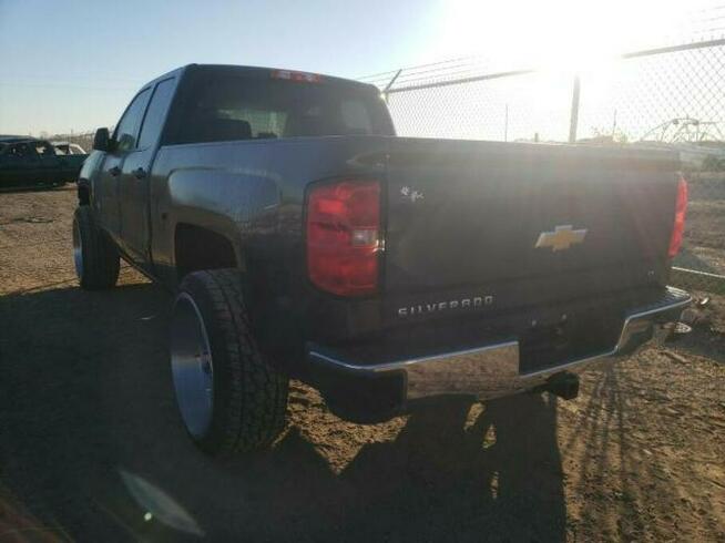 Chevrolet Silverado 2017, 5.3L, porysowany lakier