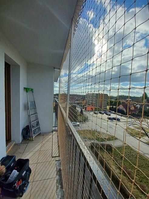 Siatka dla kota, na balkon, na ptaki montaż