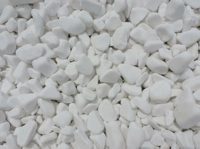 Grys Biały Thasos śnieżnobiały kamień z błyszczącymi Thassos