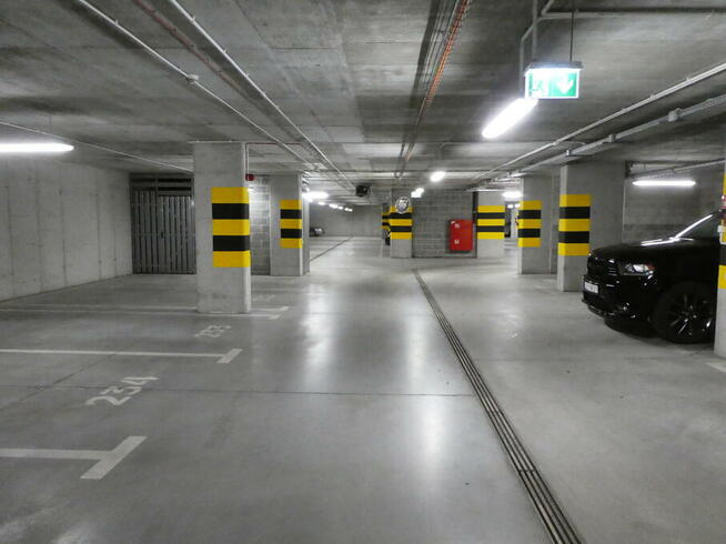 Jaktorowska 5_blisko R. Daszyńskiego_wygodne miejsce w garaż