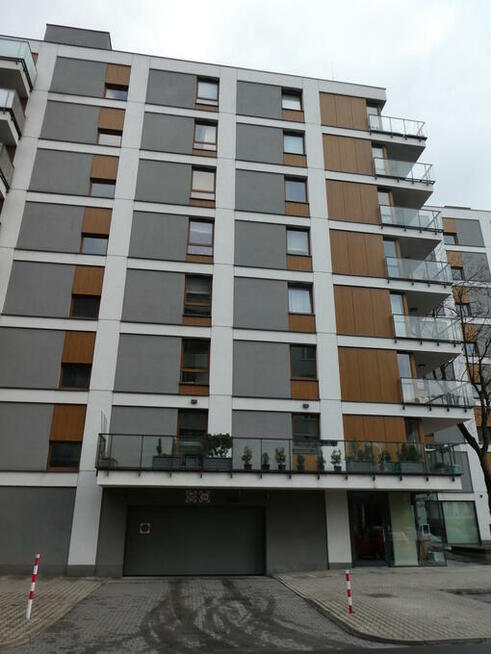 Jaktorowska 5_blisko R. Daszyńskiego_wygodne miejsce w garaż