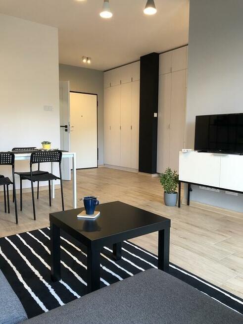 Wynajmę luksusową kawalerkę 35,25m Wola Leszno 15 róg Karolk