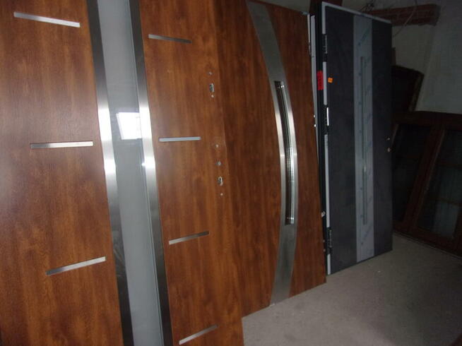 Okna pcv w szerokim wyborze 1000 - ące okien na stanie