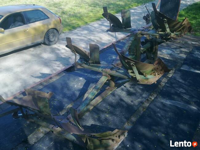 Pług 3 skibowy obrotowy do C-360.