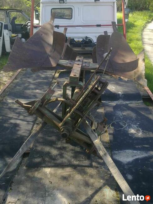 Pług 3 skibowy obrotowy do C-360.