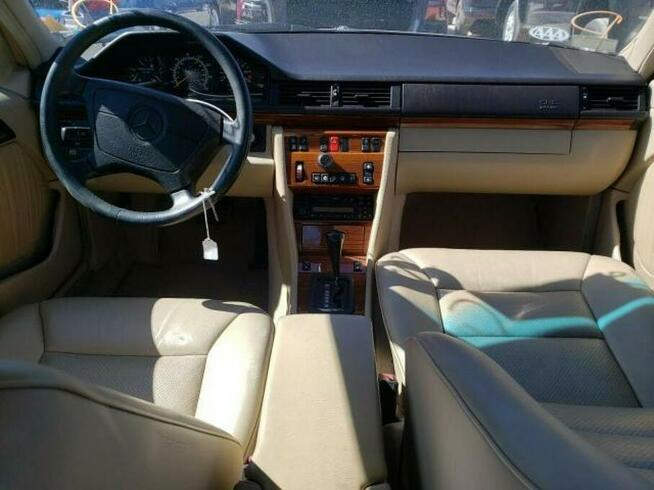 Mercedes E 320 1995, 3.2L, od ubezpieczalni