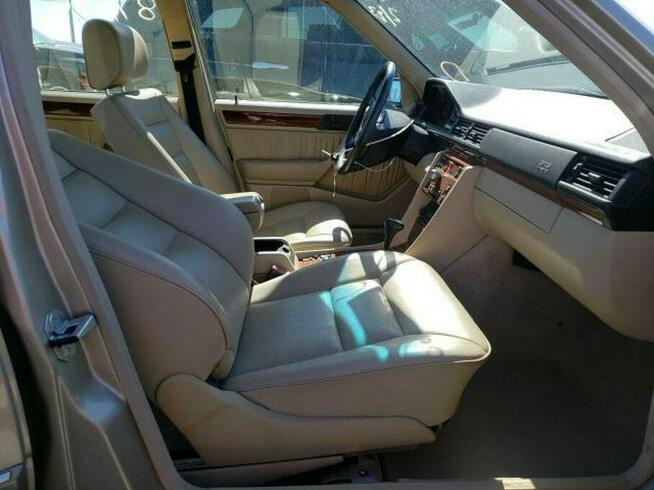 Mercedes E 320 1995, 3.2L, od ubezpieczalni