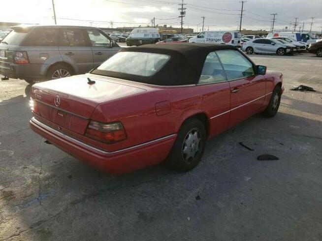 Mercedes E 320 1994, 3.2L, od ubezpieczalni