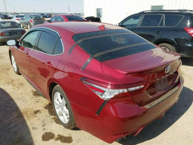 Toyota Camry 2018, 2.5L, od ubezpieczalni