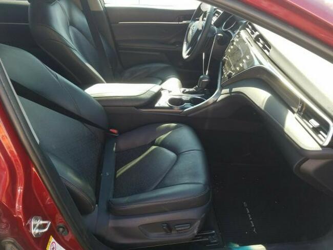 Toyota Camry 2018, 2.5L, od ubezpieczalni