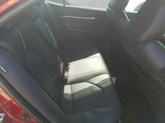 Toyota Camry 2018, 2.5L, od ubezpieczalni