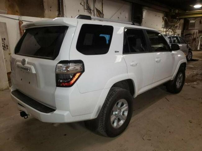 Toyota 4-Runner 2021, 4.0L, od ubezpieczalni