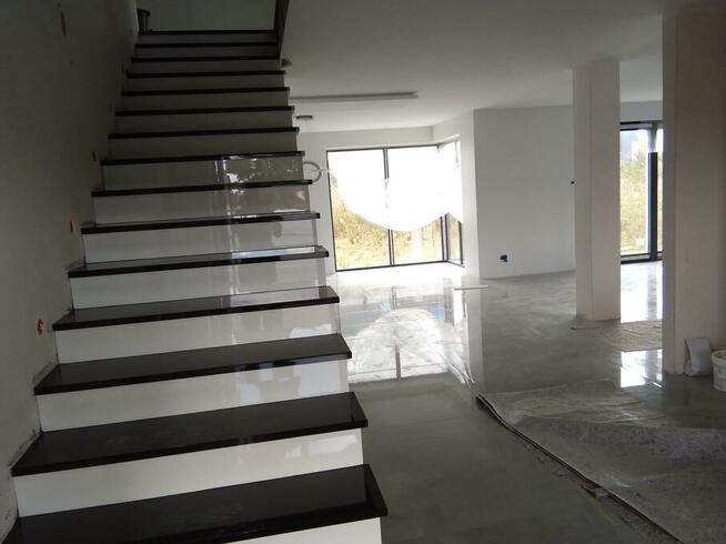 GŁADZ MALOWANIE TRADYCYJNIE I NATRYSKOWO